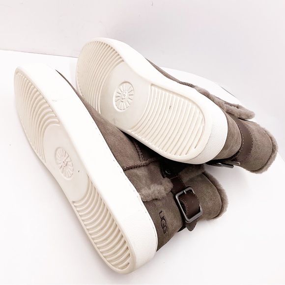 {UGG}AIKA Suede Booties - Picture 13 of 16